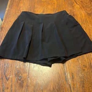 Pleated skirt/shorts